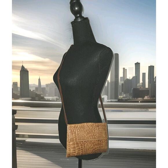 TUSK Brown Croc Embossed Leather Crossbody Handbag 8x5.5 - Picture 1 of 8